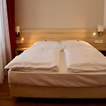 Landgasthof Schwarzberg Otel